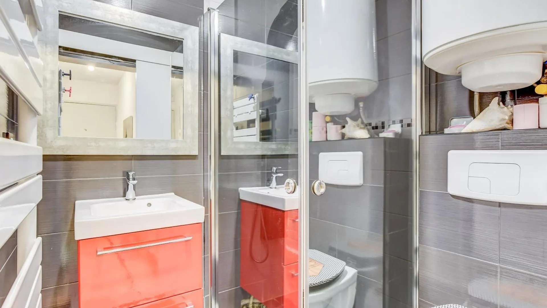 L Oasis studio proche hôpital et aéroport Piscine Parking &Netflix Toulouse 0*,  France