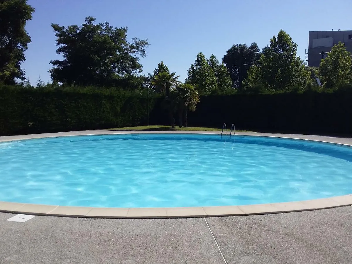 L Oasis studio proche hôpital et aéroport Piscine Parking &Netflix Toulouse 0*,  France